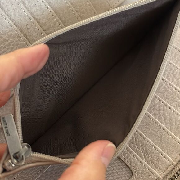 Matt & Nat Central Purity Collection Vegan Zippered Wallet - Picture 10 of 11
